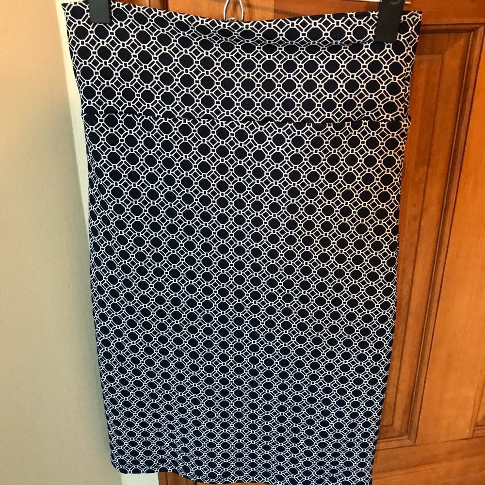 Agnes & Dora knee length stretch skirt sz small